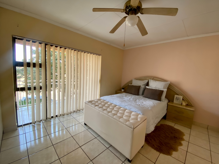 5 Bedroom Property for Sale in Heuwelsig North West